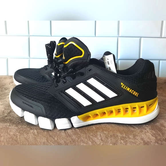Adidas Men's Size 9 Black CC Revolution U Running Shoes Sneakers. New w/o box! - Picture 1 of 11